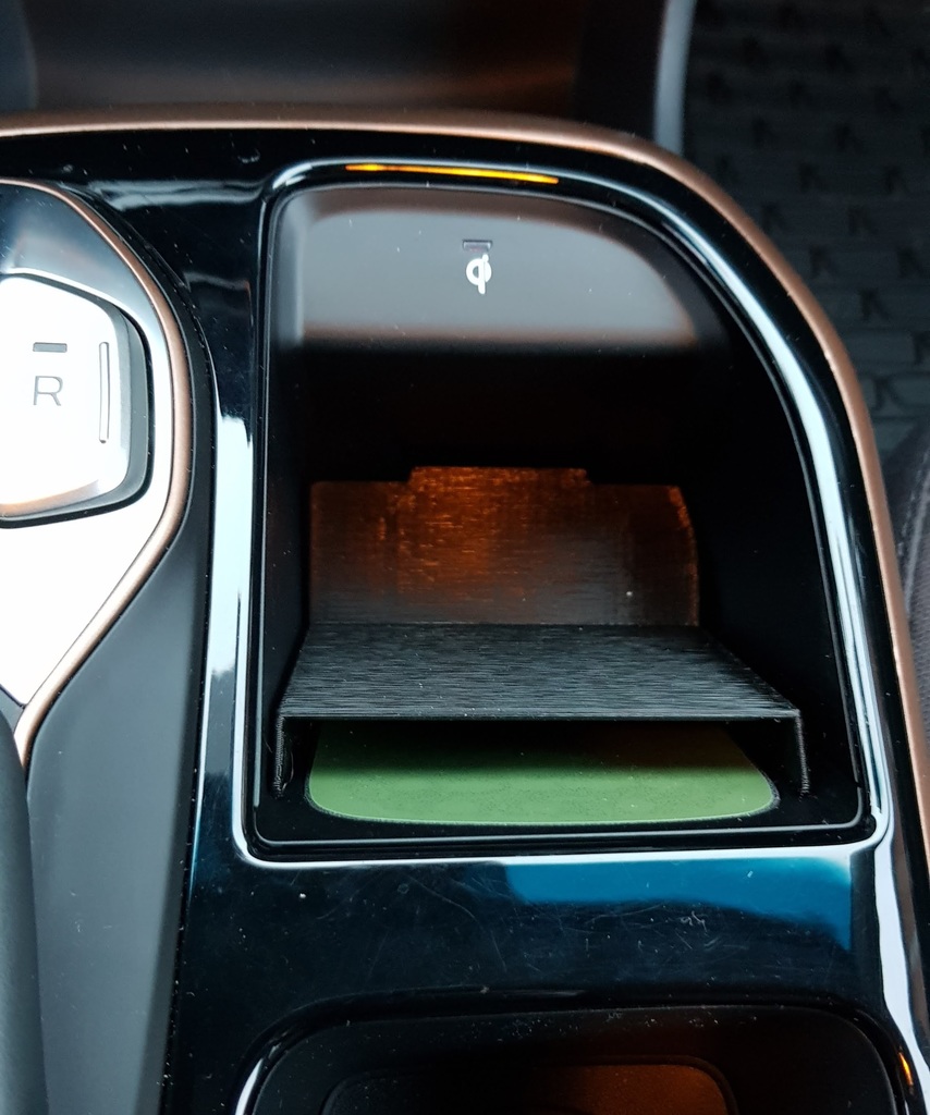 Компактное отделение для телефона