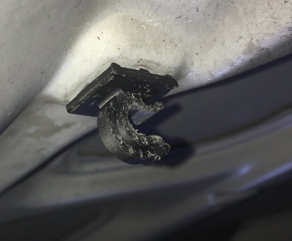 Держатель для палки для поддержания капота