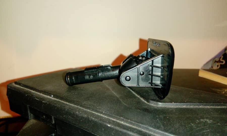 Крышка омывателя фар правой стороны Hyundai Genesis 2010