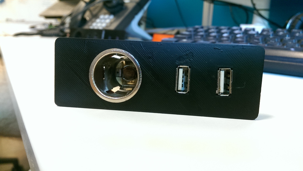 Зарядное устройство для телефона в автомобиле