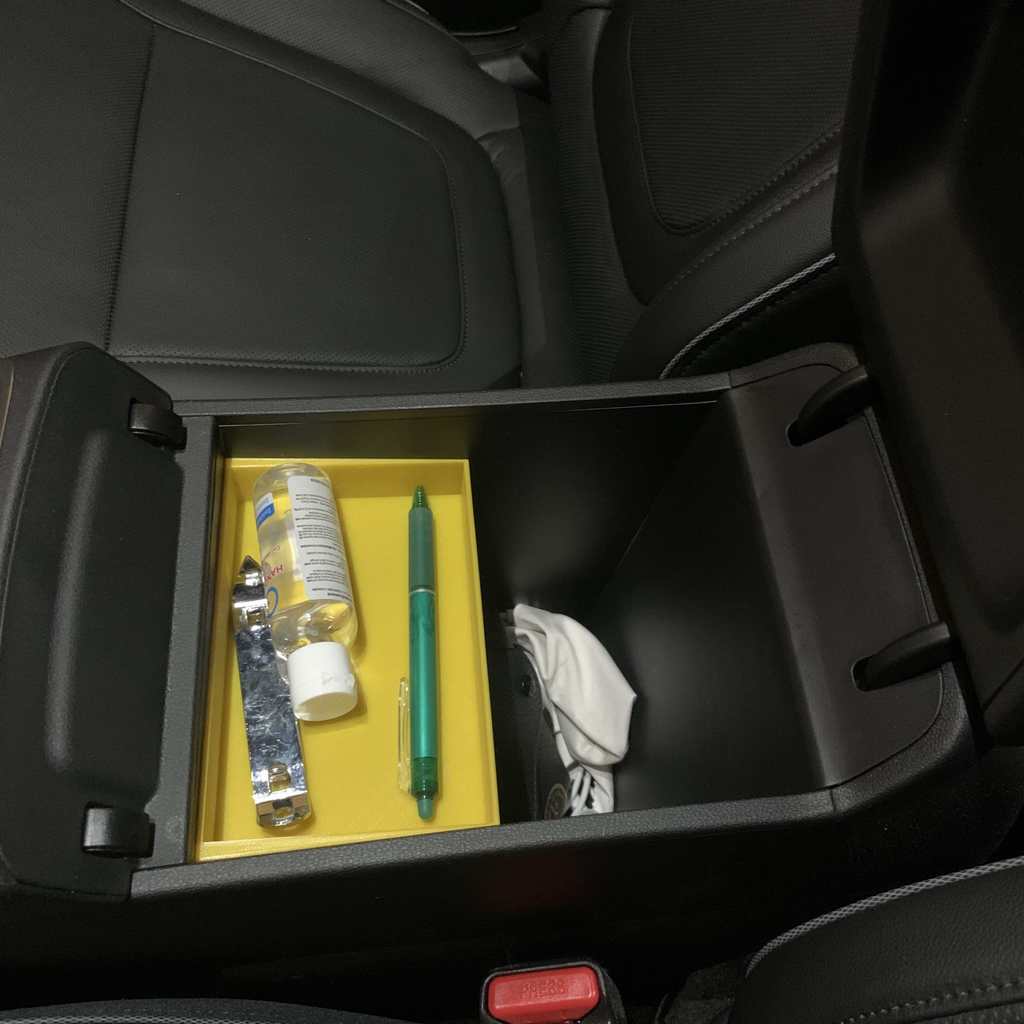 Центральная полка для Hyundai Santa Cruz 2022