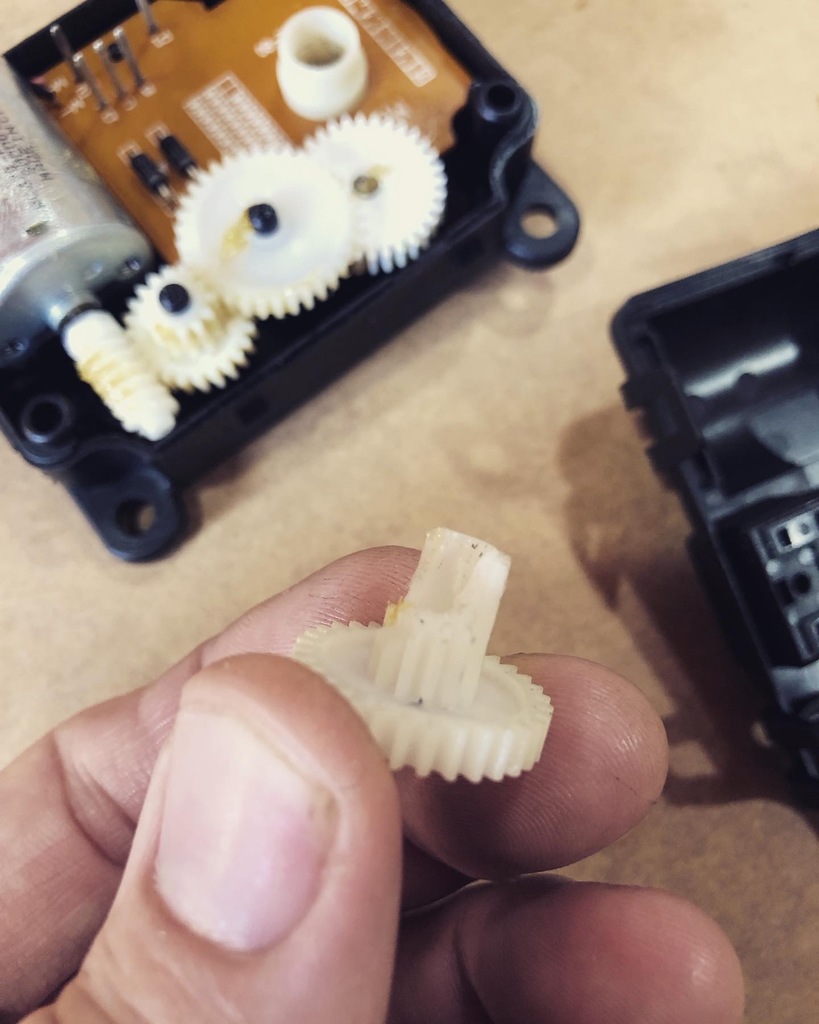 Двойной привод двери для Kia Sportage и Hyundai Tucson 2006-2010