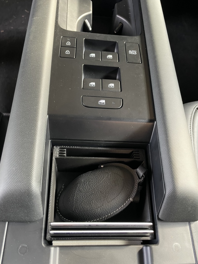 Коробка для центра консолей Hyundai IONIQ 6