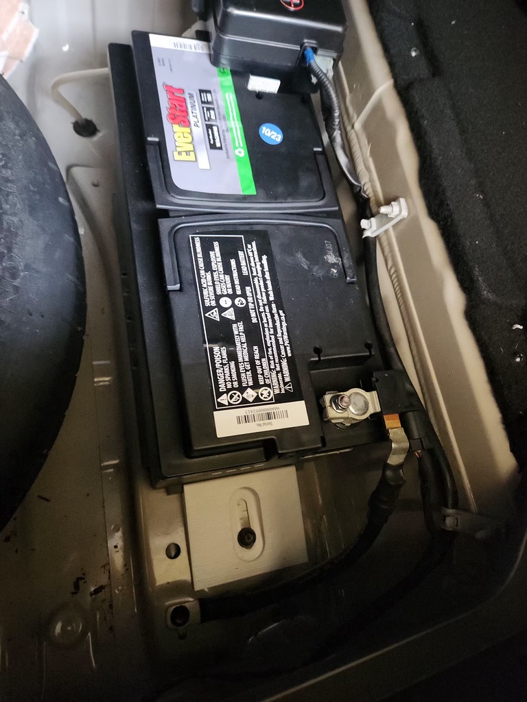 Крепление для аккумулятора Hyundai Genesis