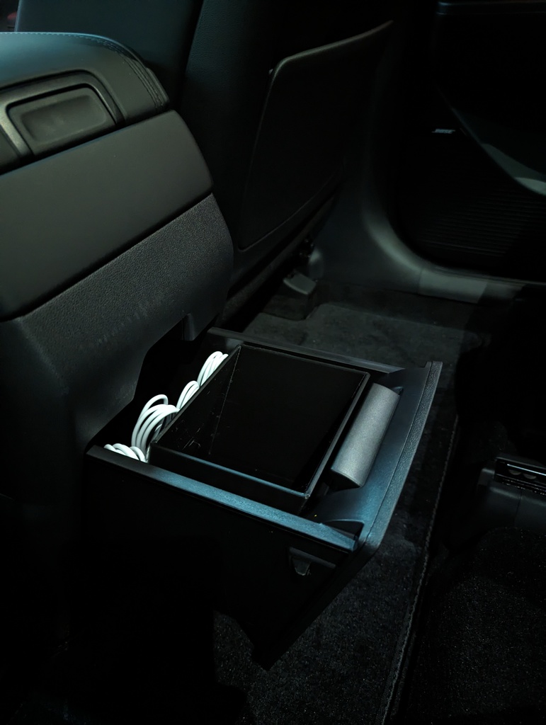 Мусорное ведро для Hyundai Santa Fe 2024