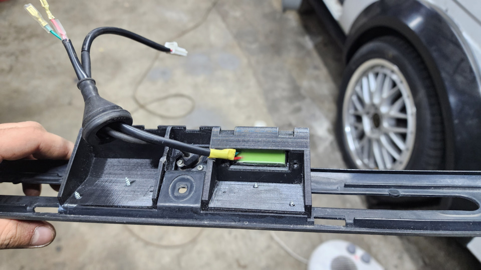 Камера Infiniti G37 с кнопкой Hyundai/KIA