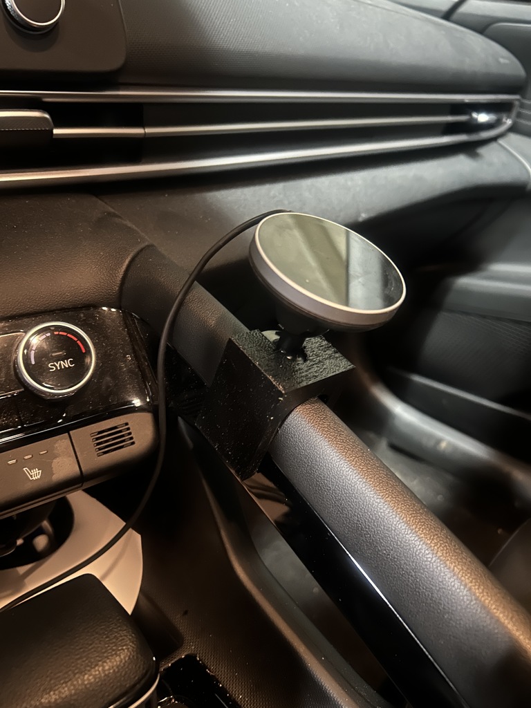 Держатель телефона для Hyundai Elantra Hybrid 2022