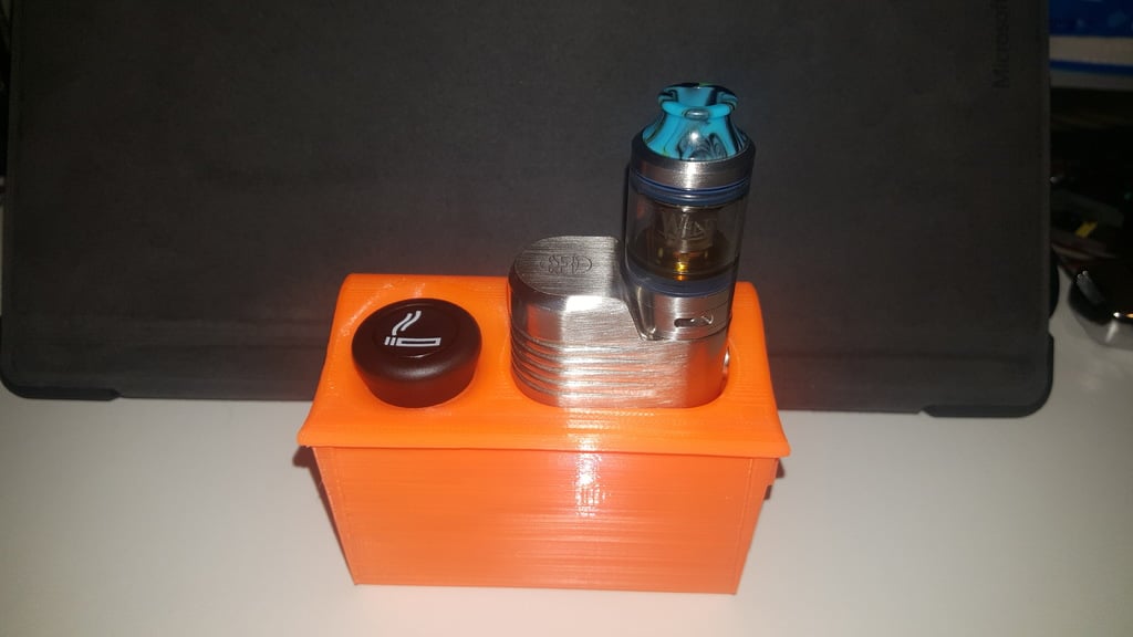 Модель пепельницы для автомобиля