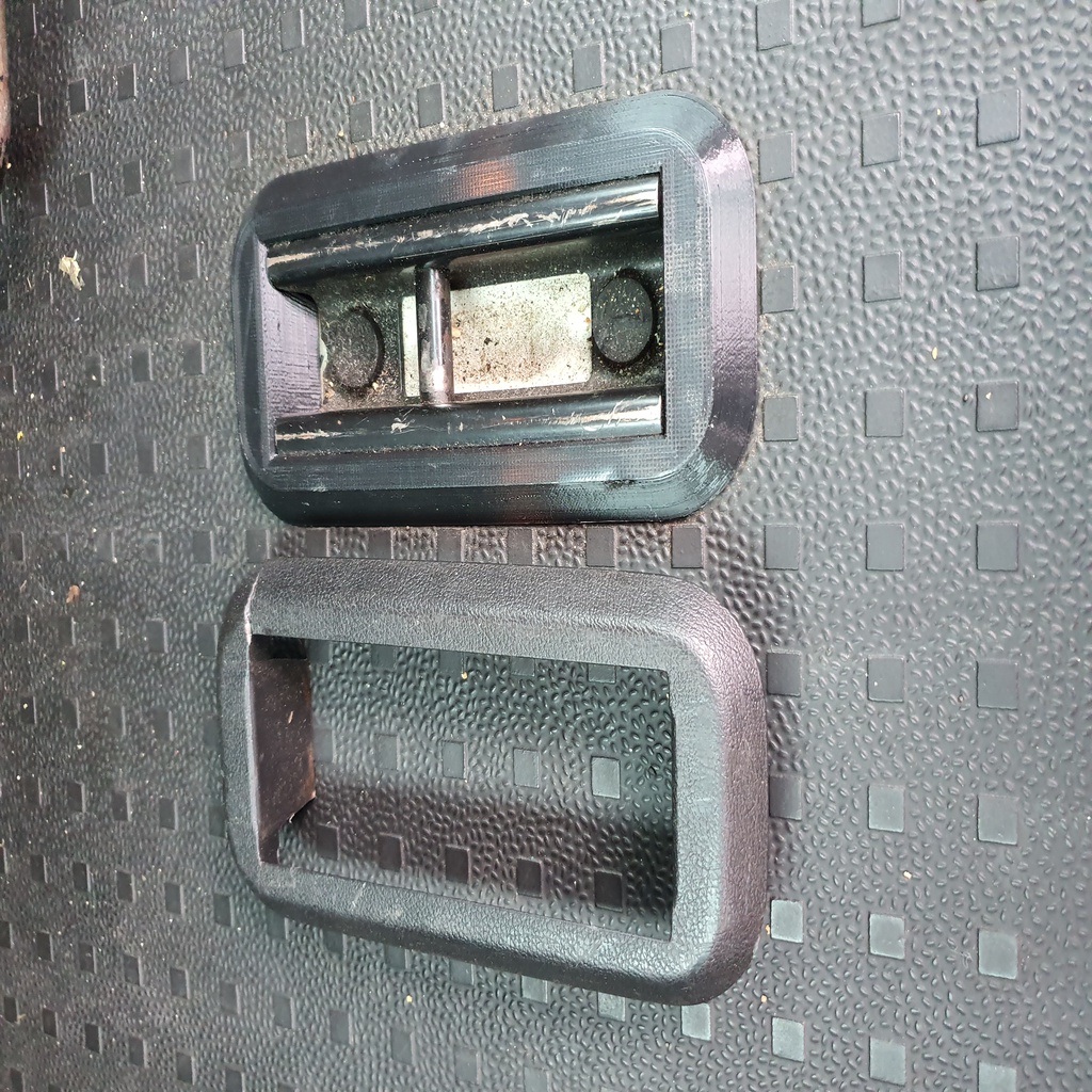 Крышка крепления сиденья Volkswagen T5