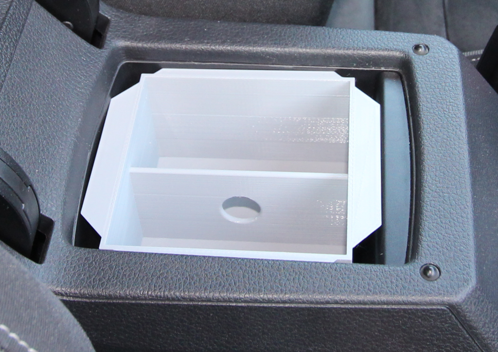 Хранение в подлокотнике VW Golf VII (MK7)