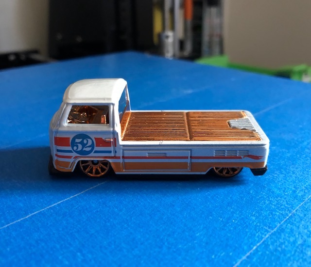Купол кемпера с кнопками для грузовика Volkswagen T2 Hot Wheels
