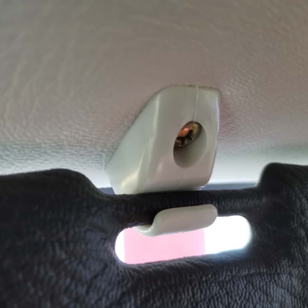 Заменитель клипсы солнцезащитного козырька для VW Passat B1