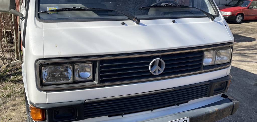 Знак мира вместо логотипа VW для Volkswagen T3 Vanagon