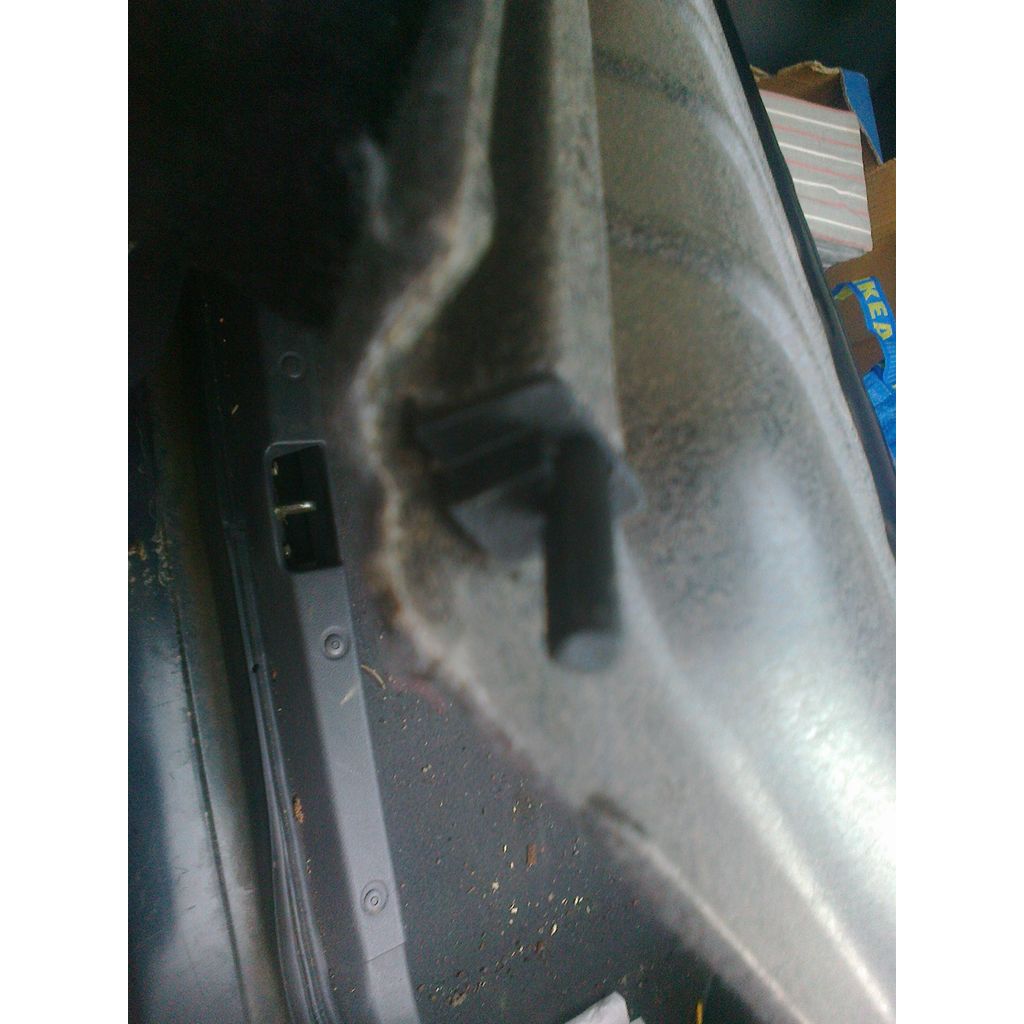 Часть для люка Mitsubishi Lancer