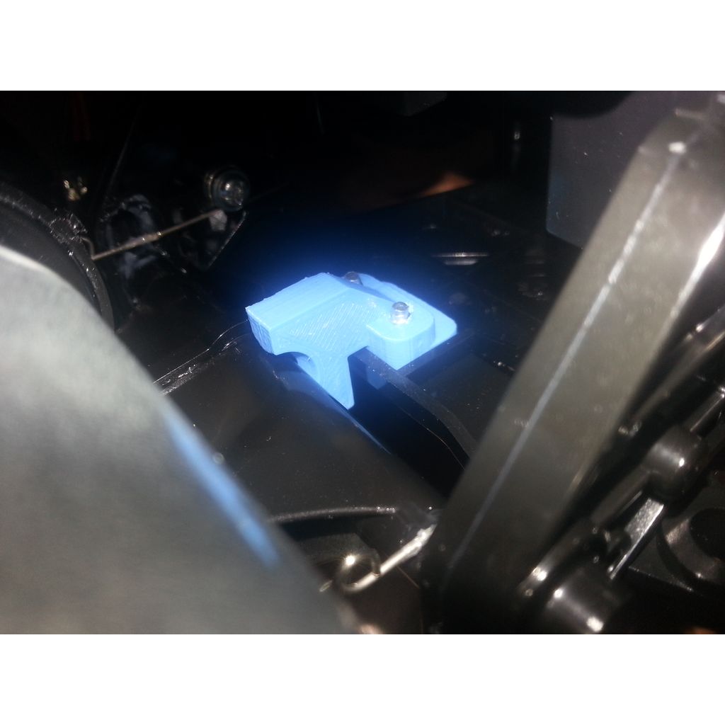 Кронштейн трансмиссии для шасси CW 01