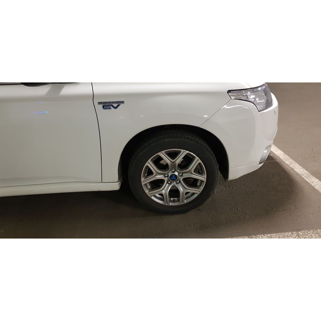 Центральная заглушка колеса с логотипом Mitsubishi