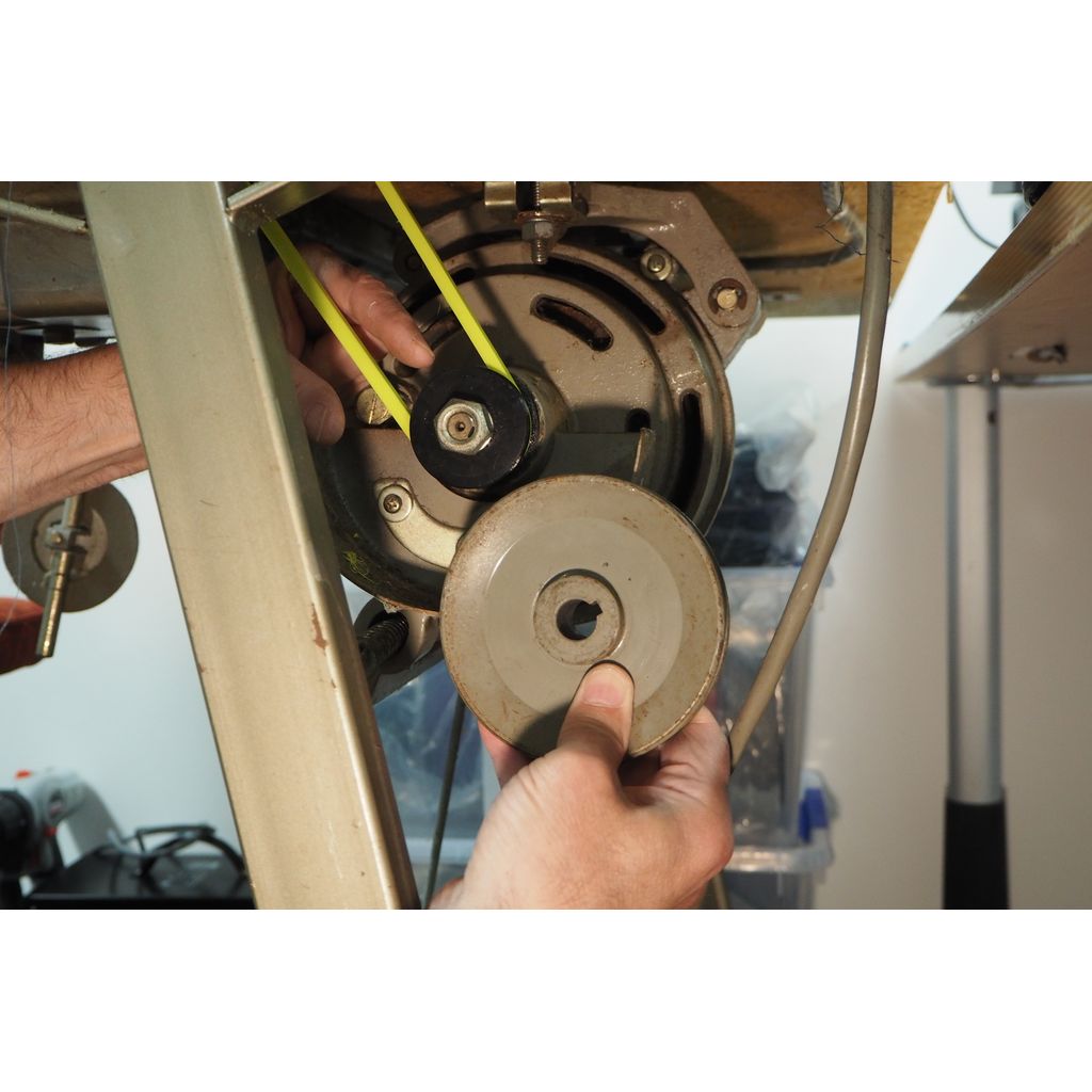 Замена моторного шкива для швейной машины Mitsubishi DB-130G