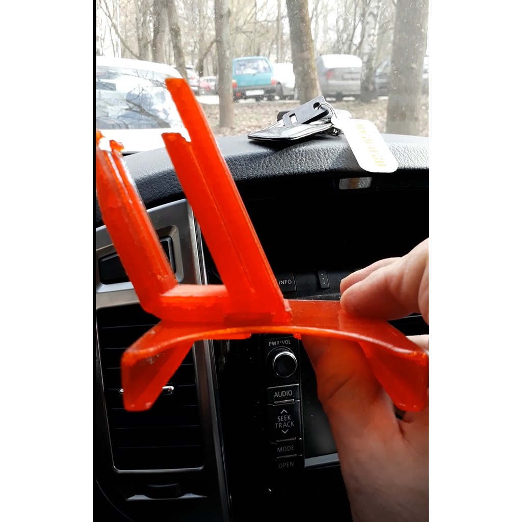 Крепление для Samsung Note 9 на Mitsubishi Pajero 4