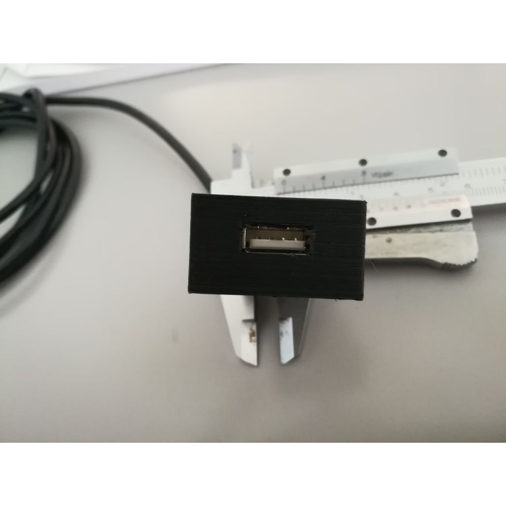 Держатель USB для подлокотника в Mitsubishi ASX