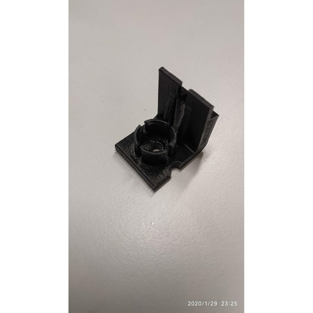 Зажим для задних фонарей Pajero