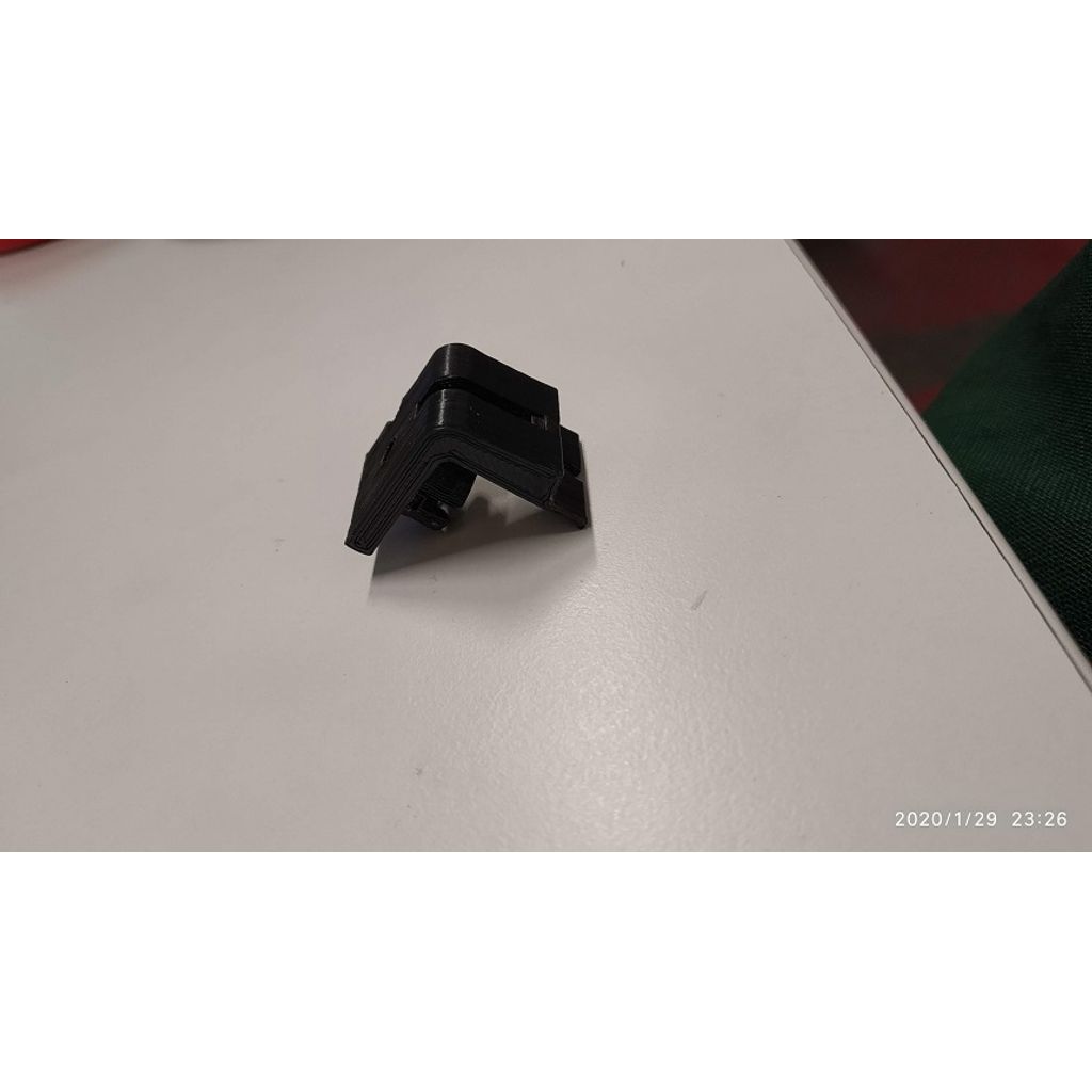 Зажим для задних фонарей Pajero