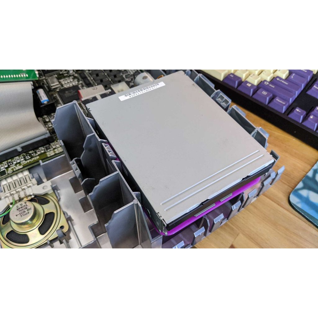 3D-модель для установки флoppy диска Mitsubishi в Mac IISI