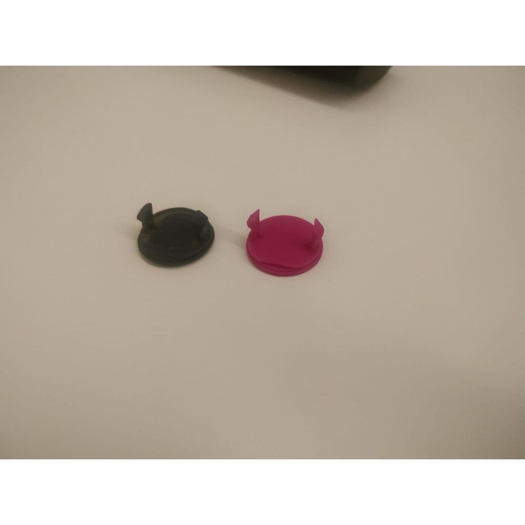 Заглушка пассажирского отсека автомобиля Mitsubishi Pajero 2