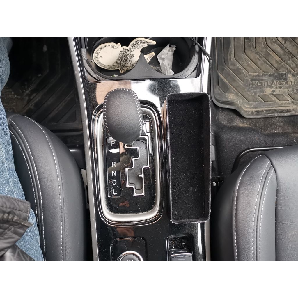 Подставка для консоли Mitsubishi Outlander 3