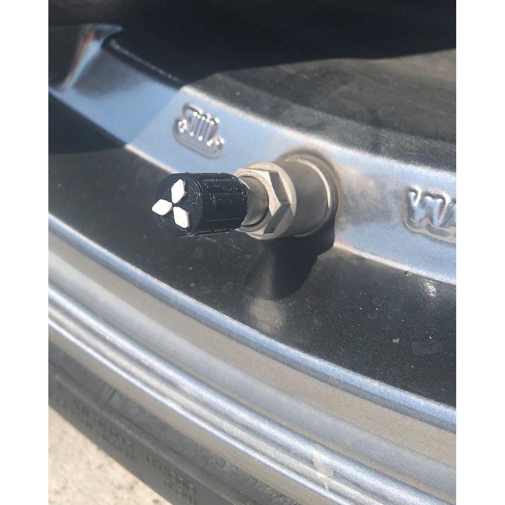 Модель 3D для EVA X с логотипом Mitsubishi