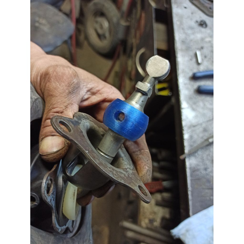 Деталь для замены шарика в механизме переключения на Mitsubishi Montero/Pajero Sport (I поколение)