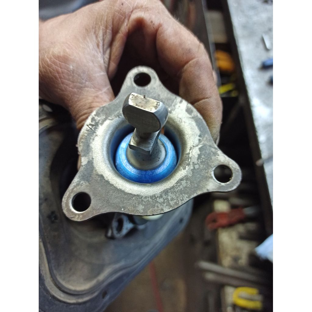 Деталь для замены шарика в механизме переключения на Mitsubishi Montero/Pajero Sport (I поколение)