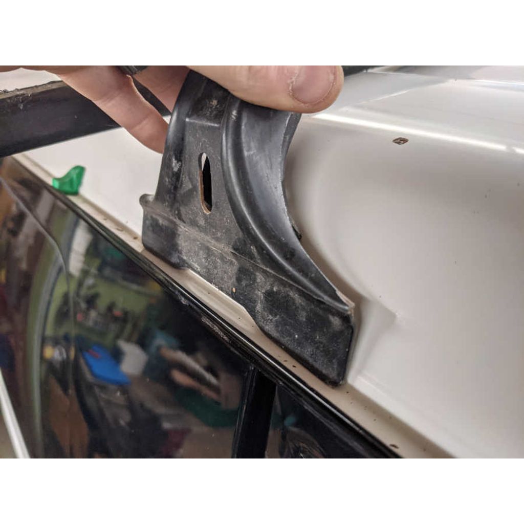 Подножка для крыши Mitsubishi L300 Delica