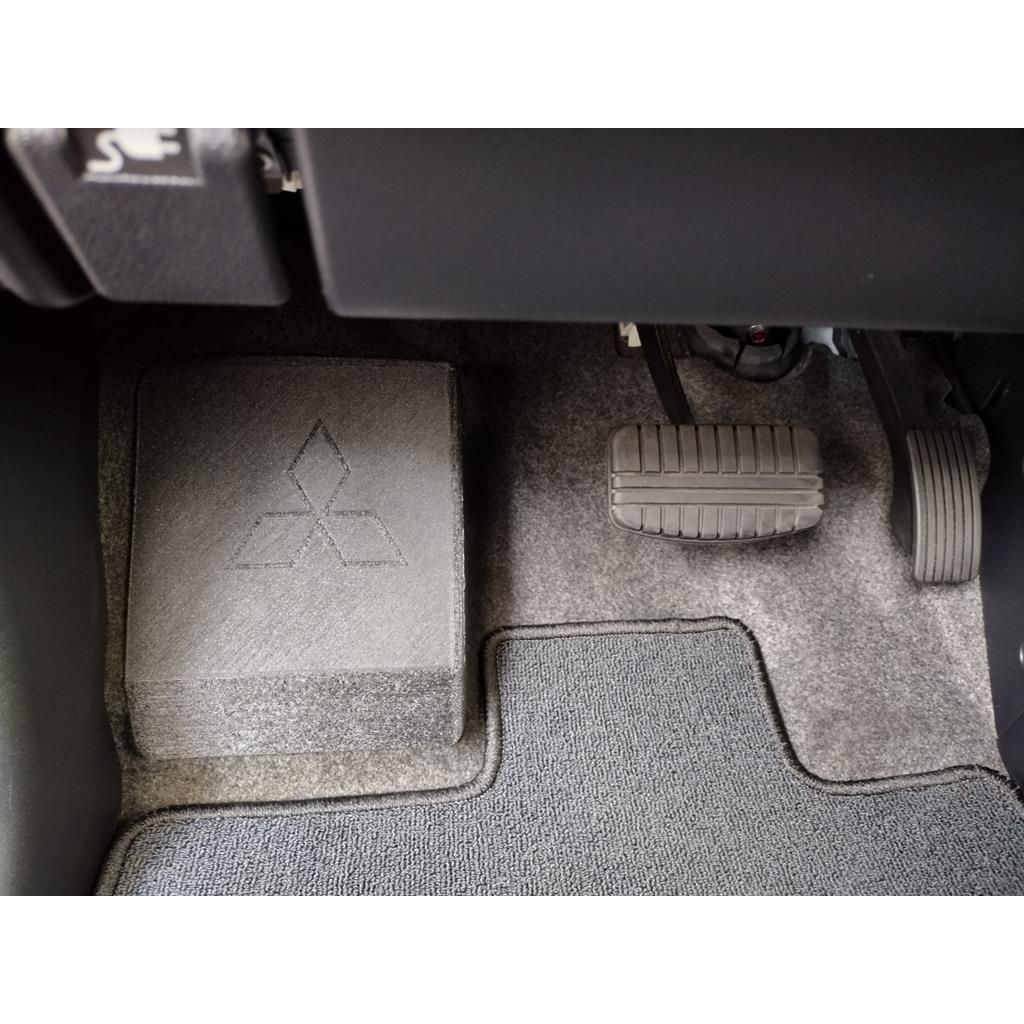 Накладка для подножки левой ноги