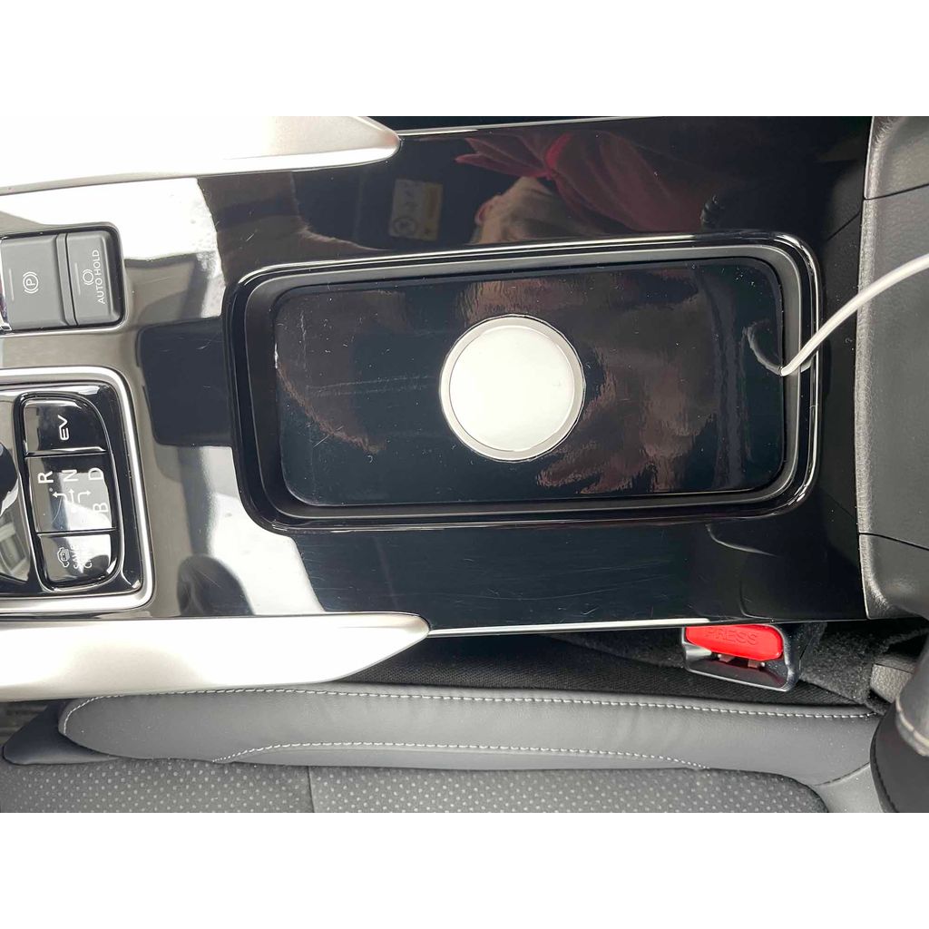 Зарядное устройство для консоли Mitsubishi Eclipse Cross 2021