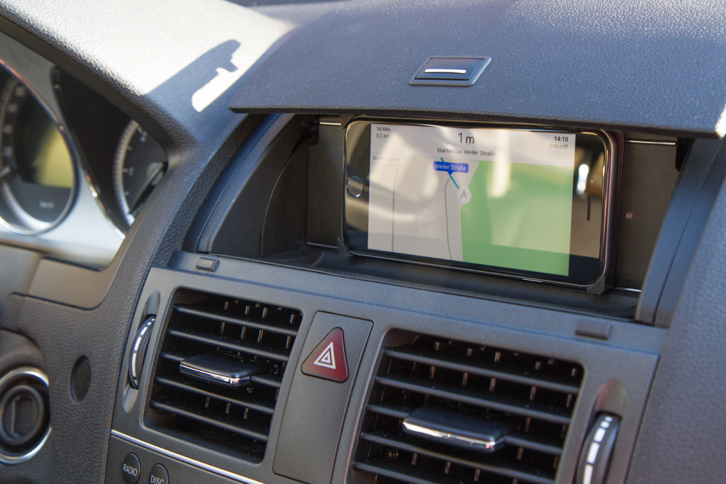 Крепежная система для iPhone 6 в Mercedes W204