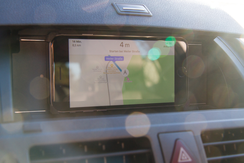 Крепежная система для iPhone 6 в Mercedes W204