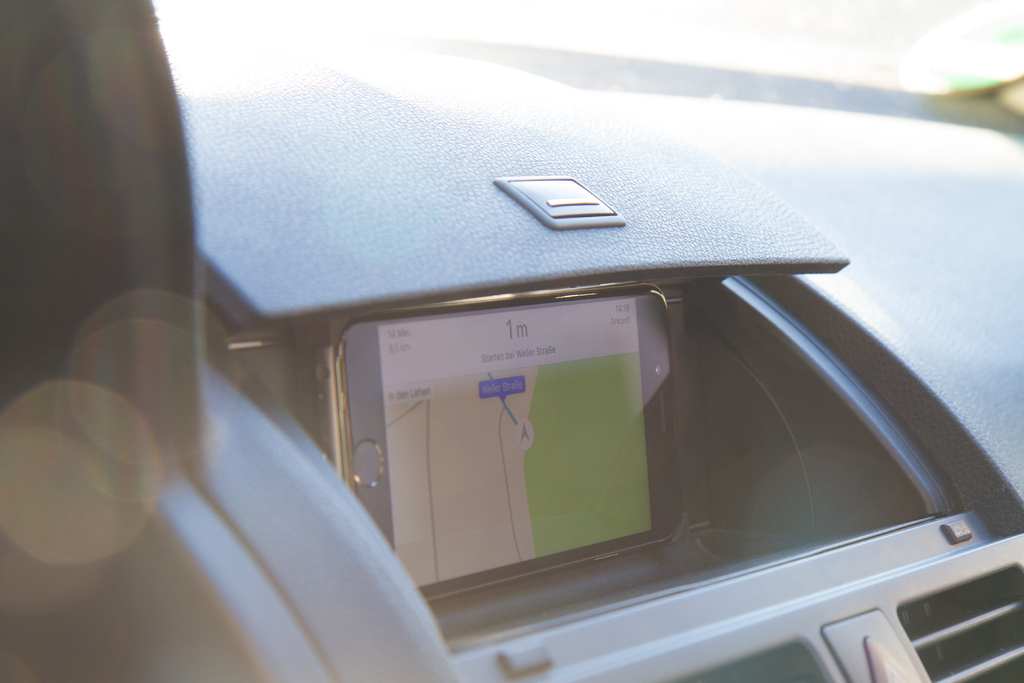 Крепежная система для iPhone 6 в Mercedes W204