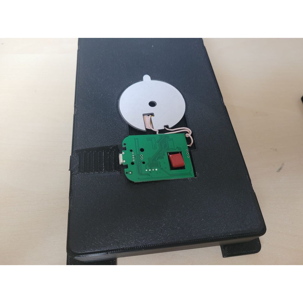 Беспроводное зарядное устройство для Mitsubishi Outlander