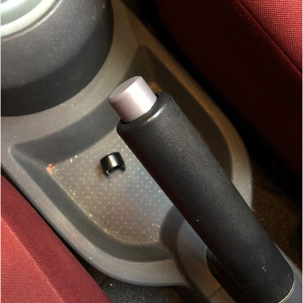 Кнопка ручного тормоза для Mitsubishi Colt 2004