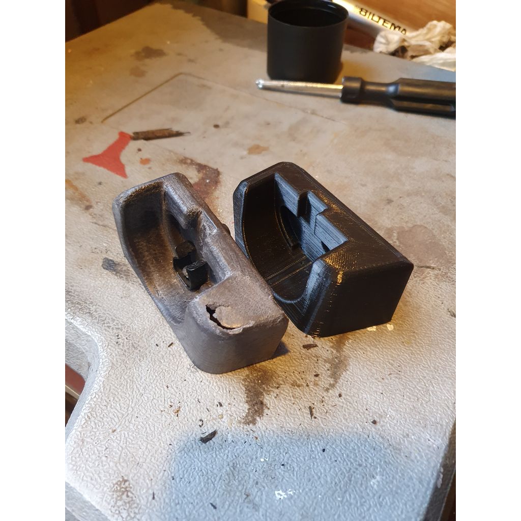 Крепления крышки багажника