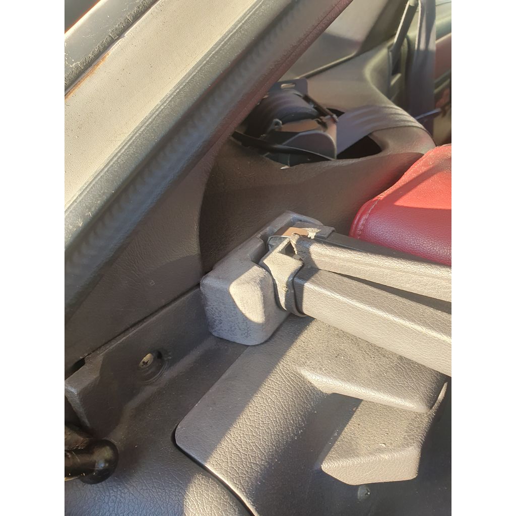 Крепления крышки багажника