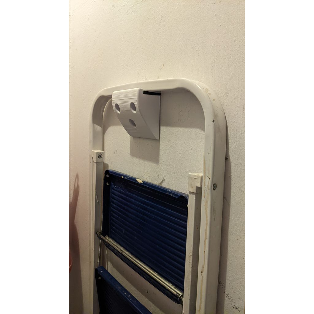 Крепление для металлической лестницы