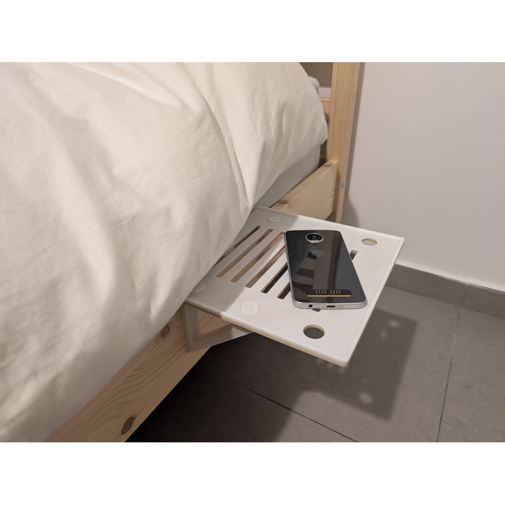 Настенный стеллаж для кровати