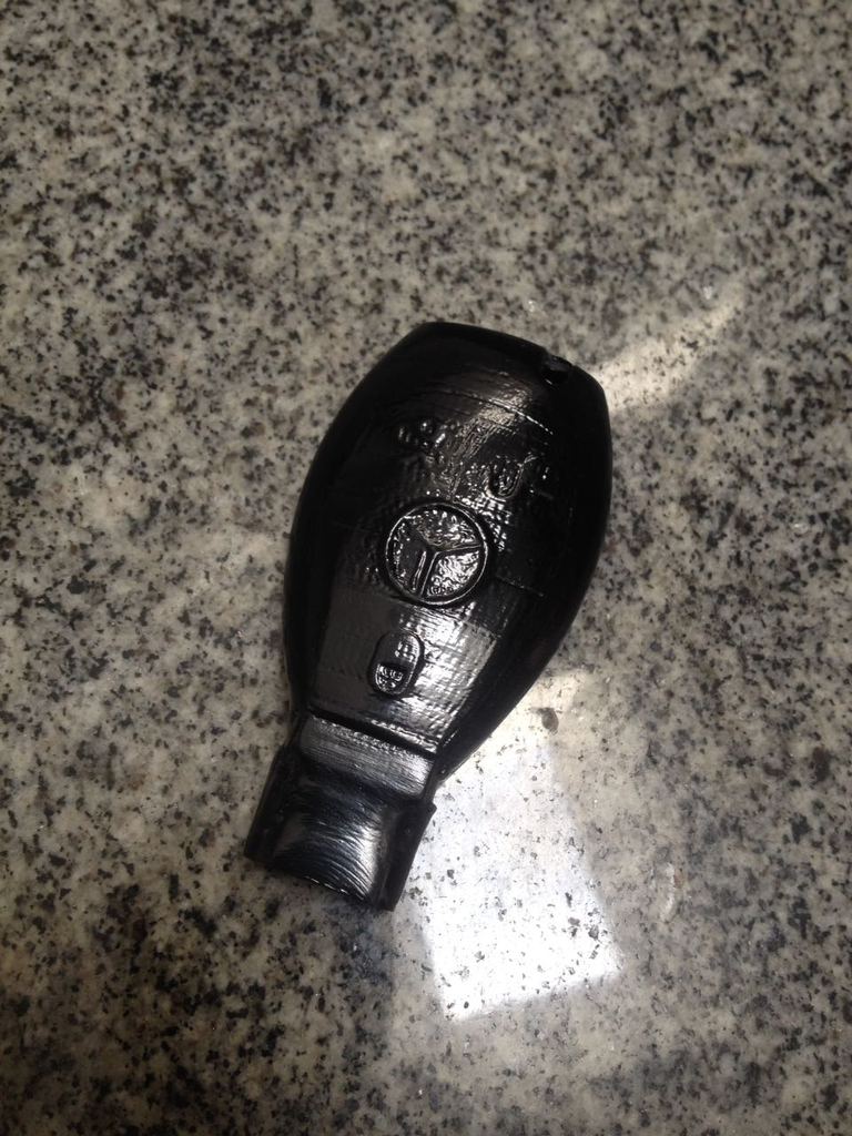 Удобная подставка для ключа Mercedes