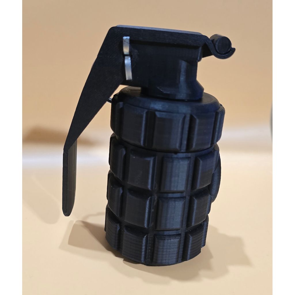 Держатель для пакетиков собачьих экскрементов в форме гранаты