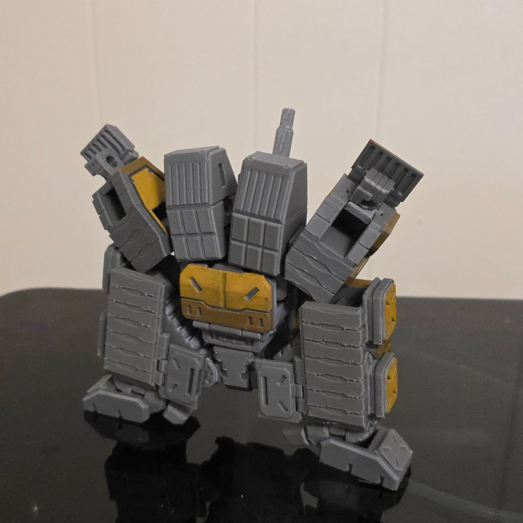 Позиционная фигурка трансформера в виде танка