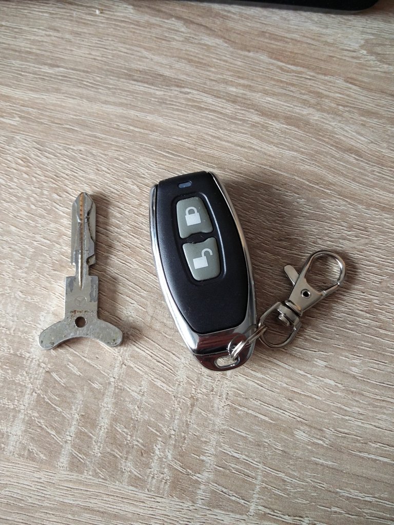 Ключ для Mercedes Benz W124 с центральным замком