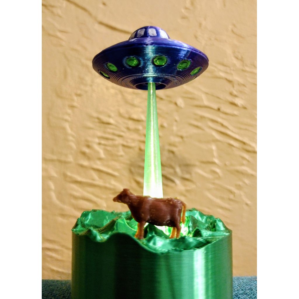 Лампа НЛО с мини-коровой