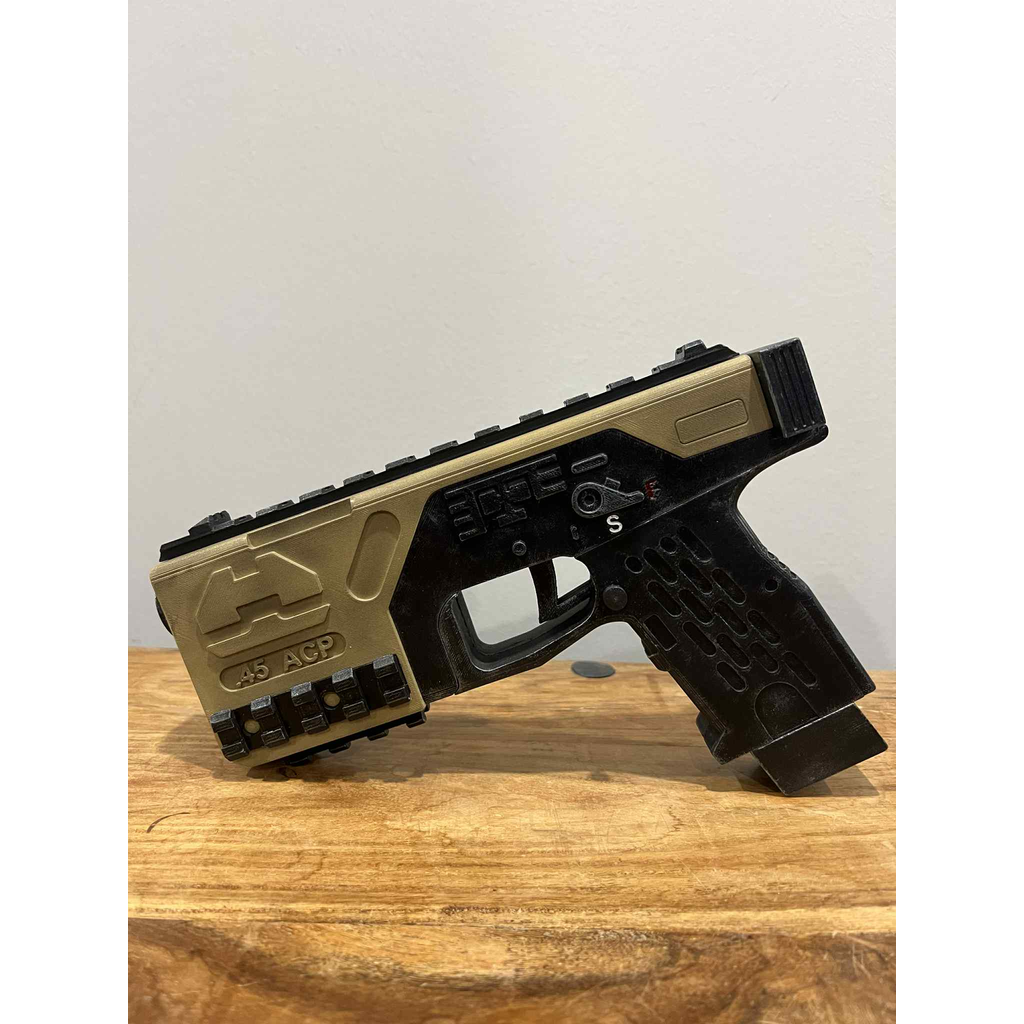 Реплика пистолета из Black Ops