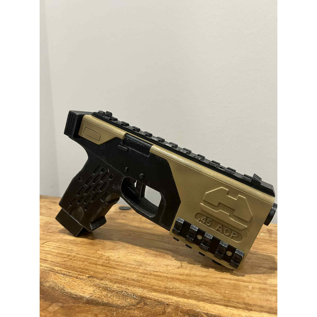 Реплика пистолета из Black Ops